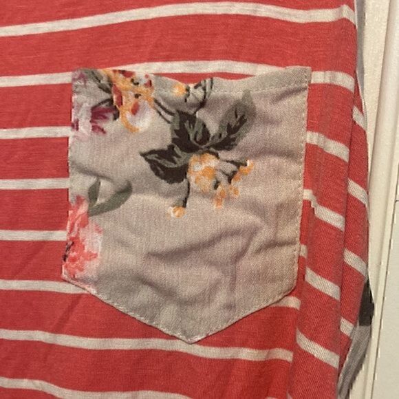 Twenty Second large tank top - Picture 2 of 5